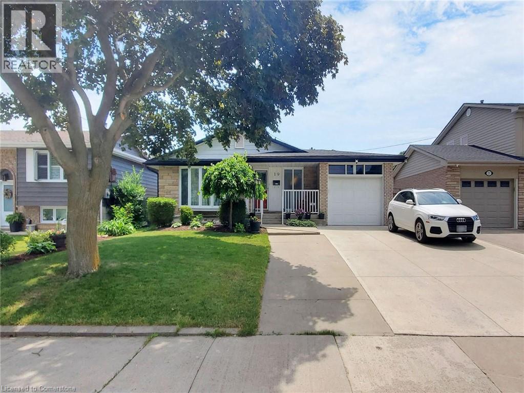 19 Bunker Hill Drive, Hamilton, Ontario  L8K 5X3 - Photo 1 - 40743115