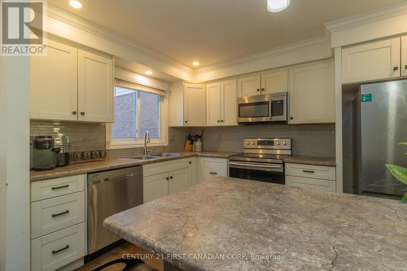 66 - 230 Clarke Road, London East, Ontario  N5W 5P5 - Photo 14 - X12337071