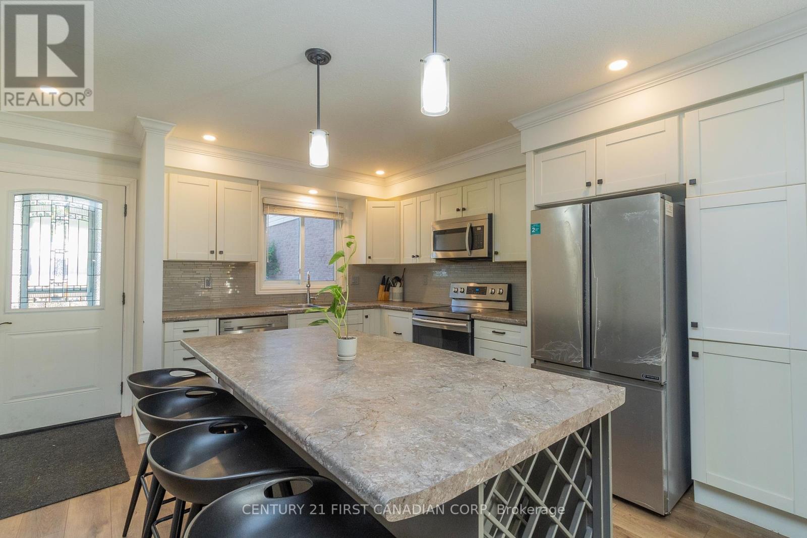 Property at 66 - 230 CLARKE ROAD image 2