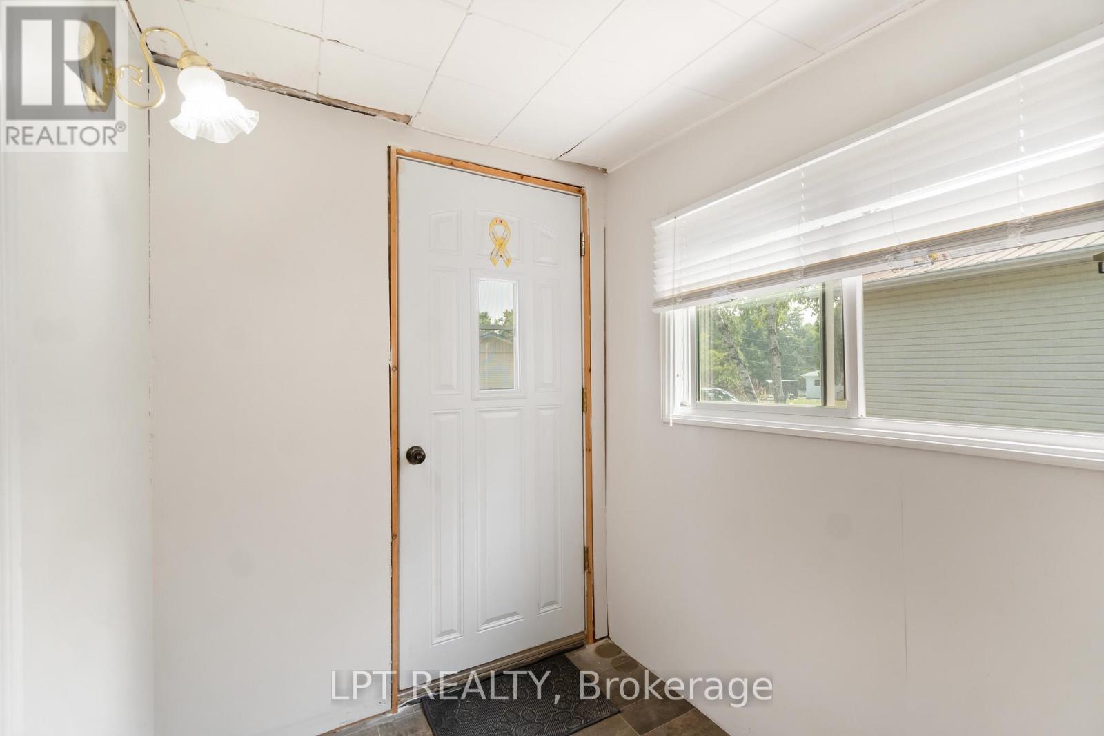 105 - 26 Salmon Side Road, Rideau Lakes, Ontario  K7A 4S5 - Photo 2 - X12337039