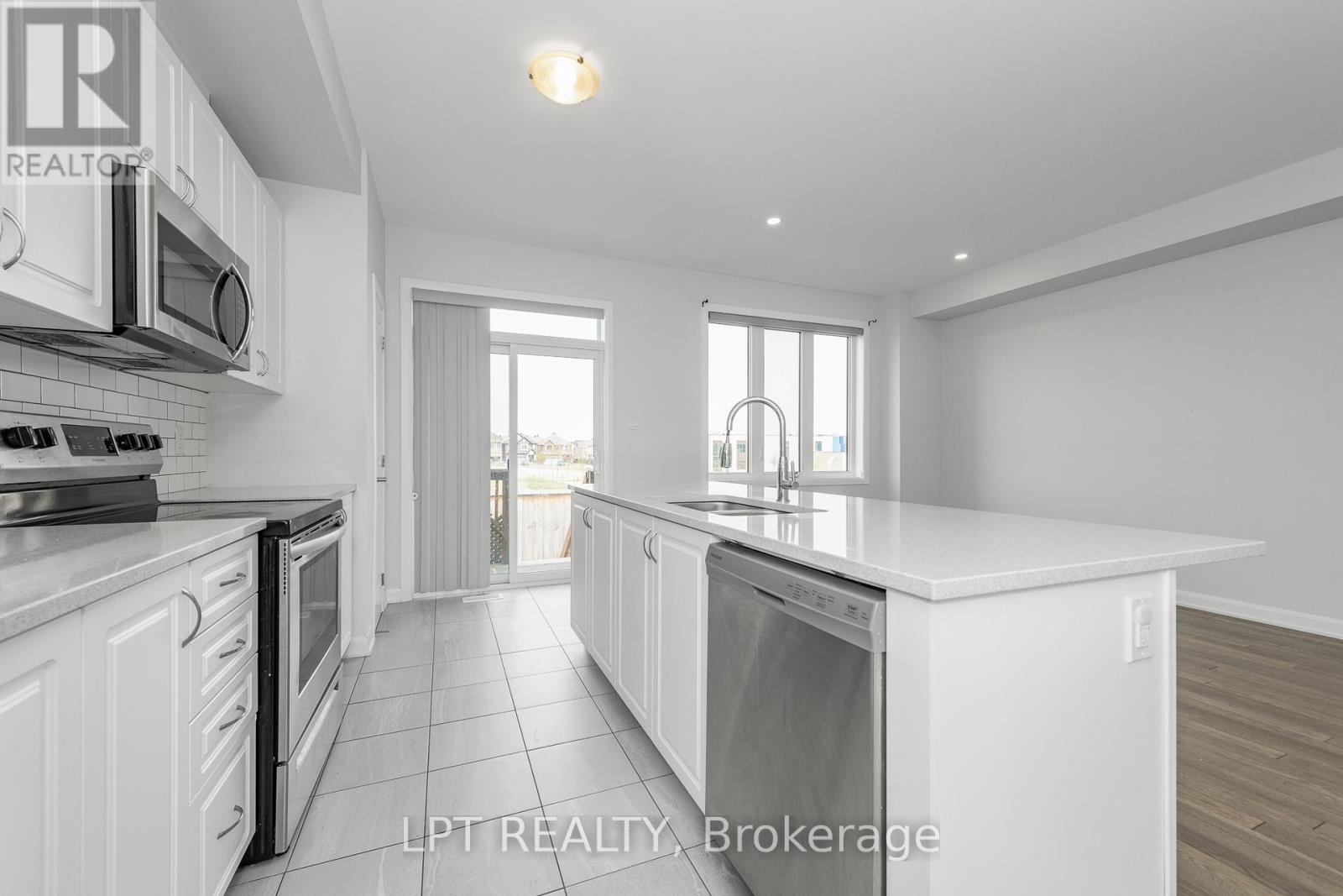 105 Teelin Circle, Ottawa, Ontario  K2J 6V1 - Photo 11 - X12337152
