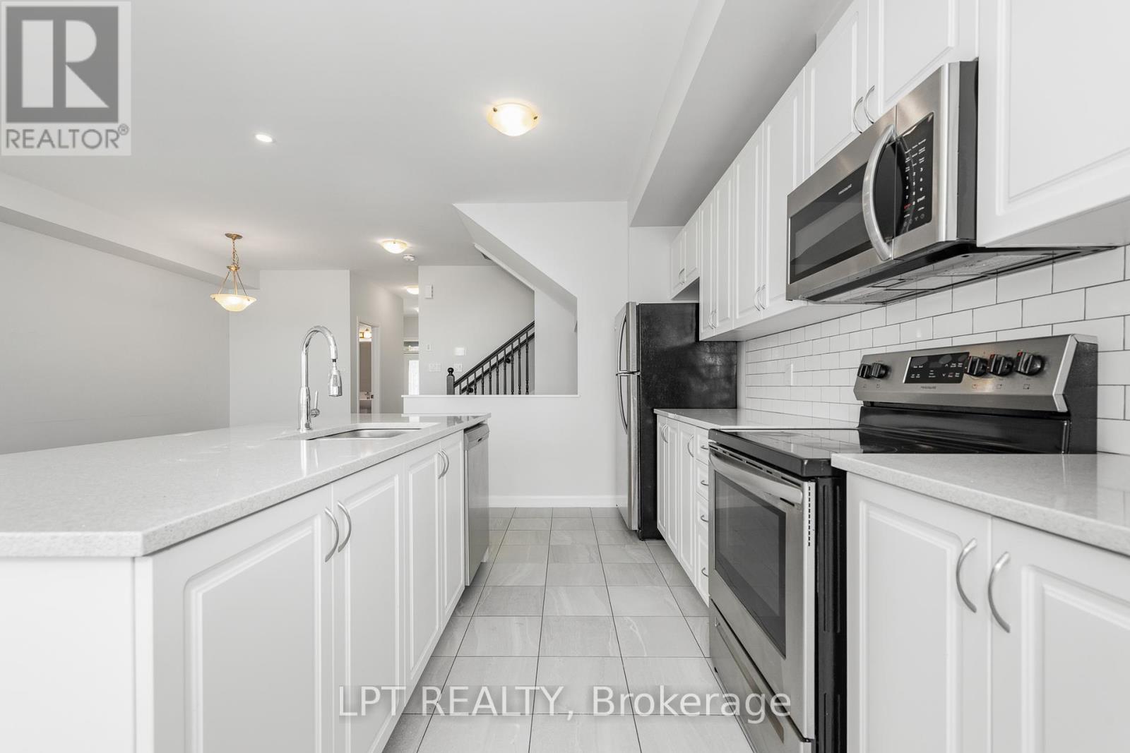 105 Teelin Circle, Ottawa, Ontario  K2J 6V1 - Photo 12 - X12337152