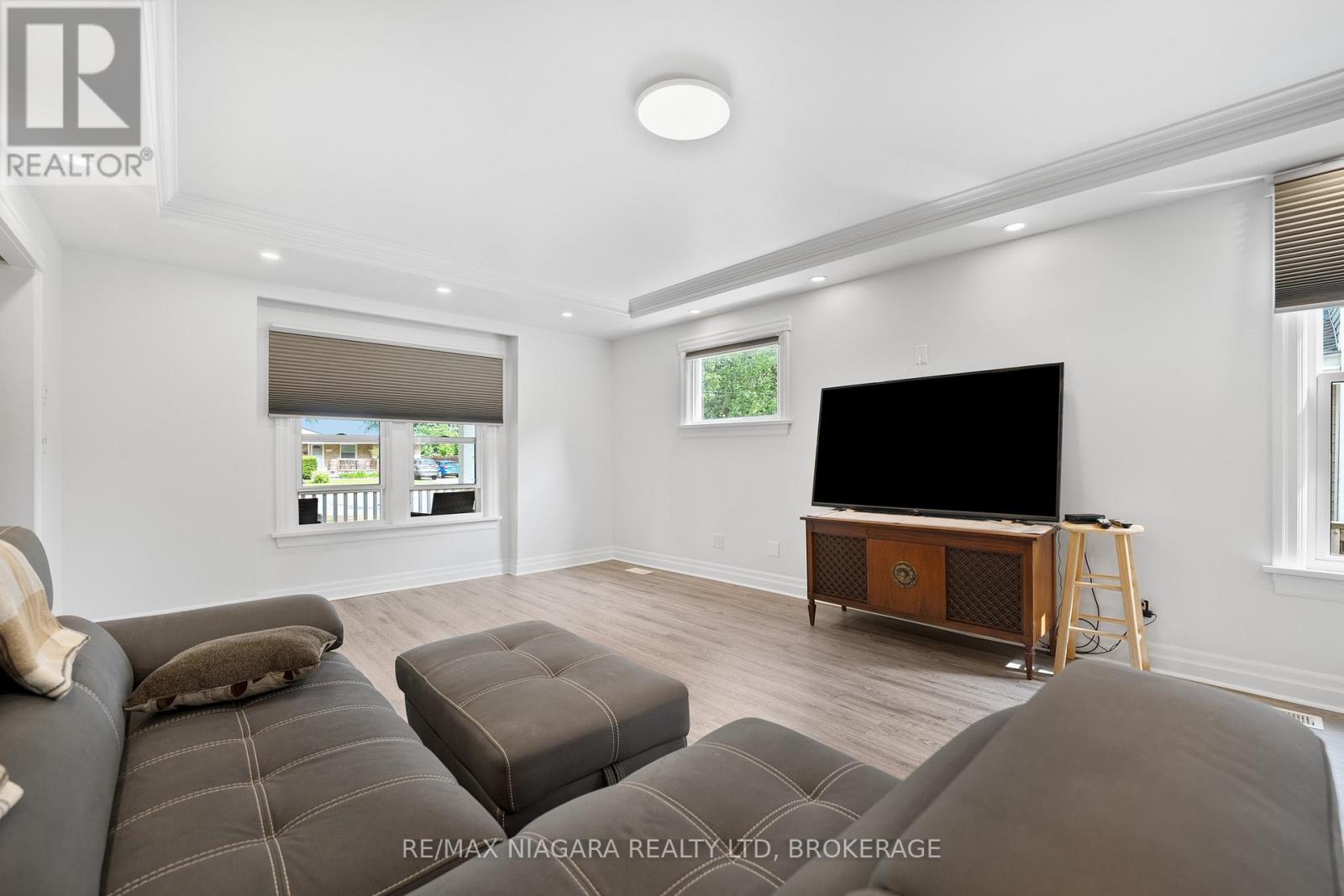Property at 2969-2971 PORTAGE ROAD image 5