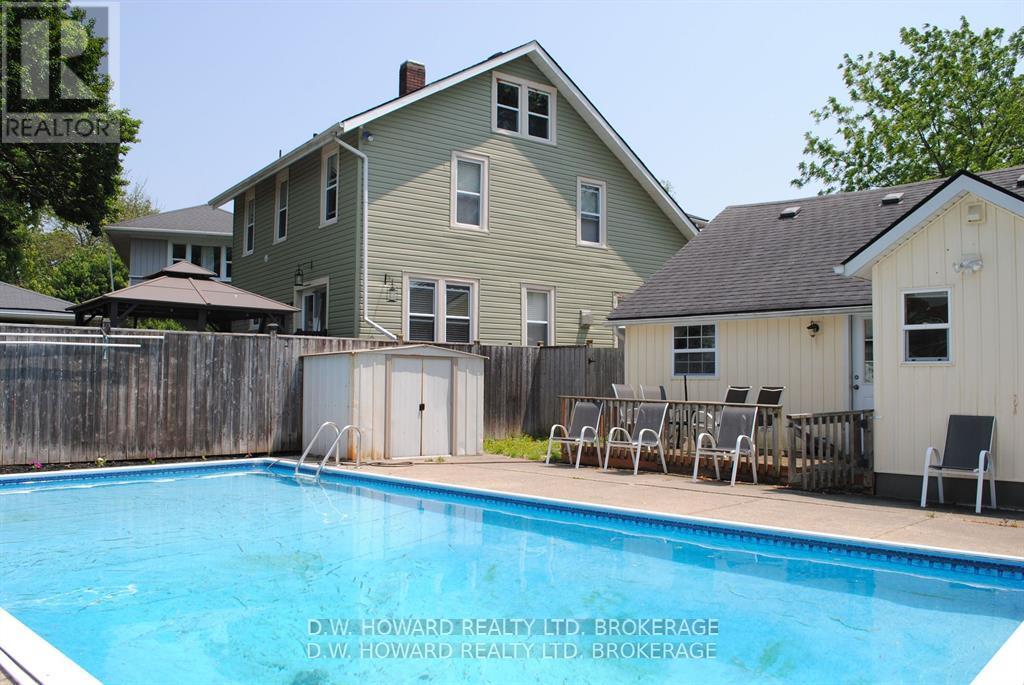 186 Loomis Crescent, Fort Erie, Ontario  L0S 1B0 - Photo 1 - X12337093