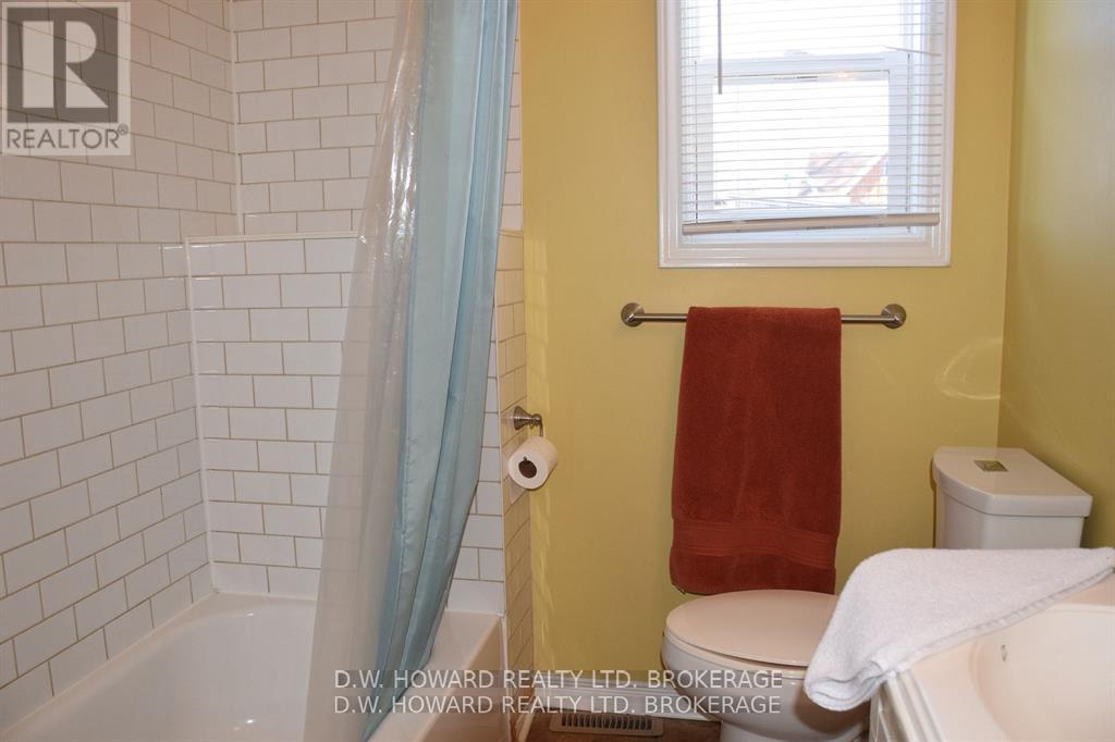 186 Loomis Crescent, Fort Erie, Ontario  L0S 1B0 - Photo 8 - X12337093