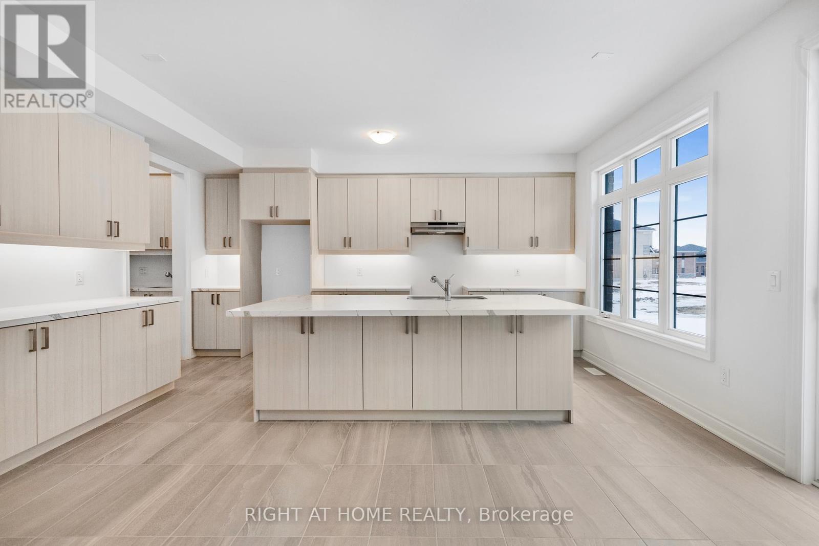 59 Cunningham Drive, Bradford West Gwillimbury, Ontario  L0G 1B0 - Photo 15 - N12337029