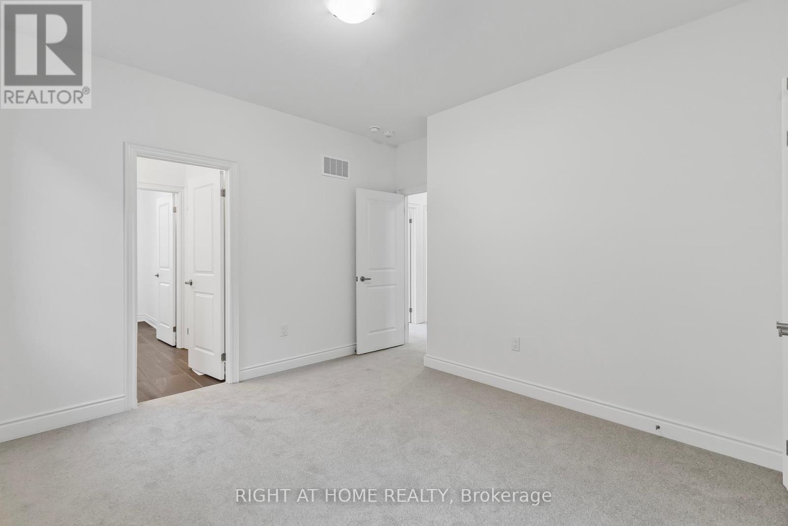 59 Cunningham Drive, Bradford West Gwillimbury, Ontario  L0G 1B0 - Photo 34 - N12337029