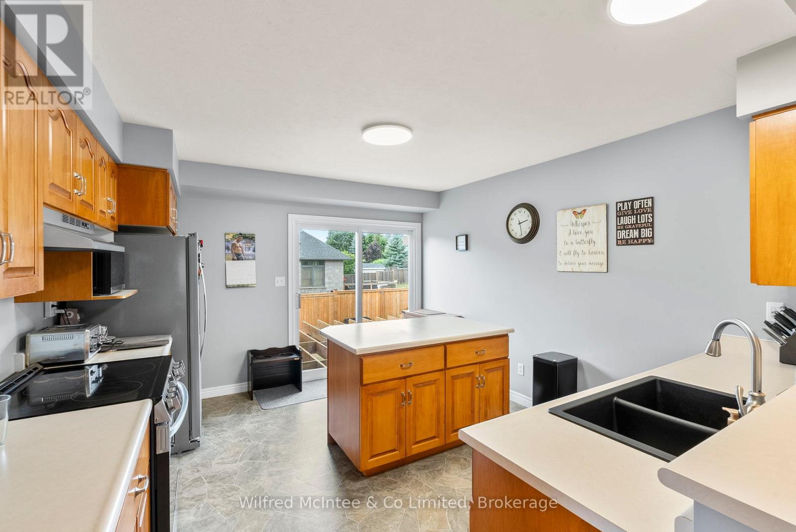362 Westwood Drive, Brockton, Ontario  N0G 2V0 - Photo 19 - X12337052