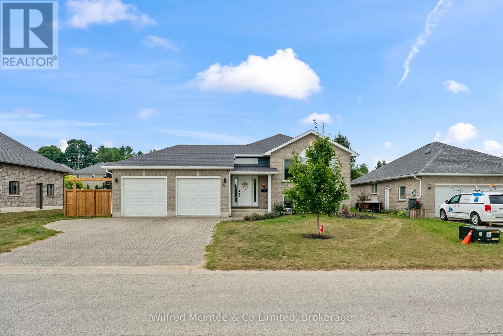 362 Westwood Drive, Brockton, Ontario  N0G 2V0 - Photo 5 - X12337052