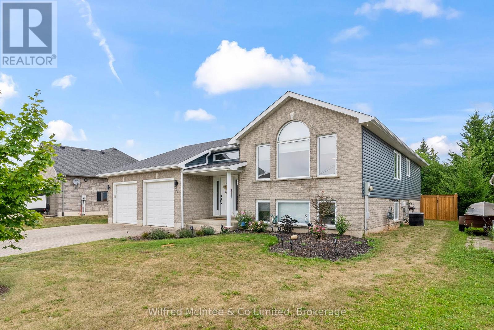 362 Westwood Drive, Brockton, Ontario  N0G 2V0 - Photo 7 - X12337052
