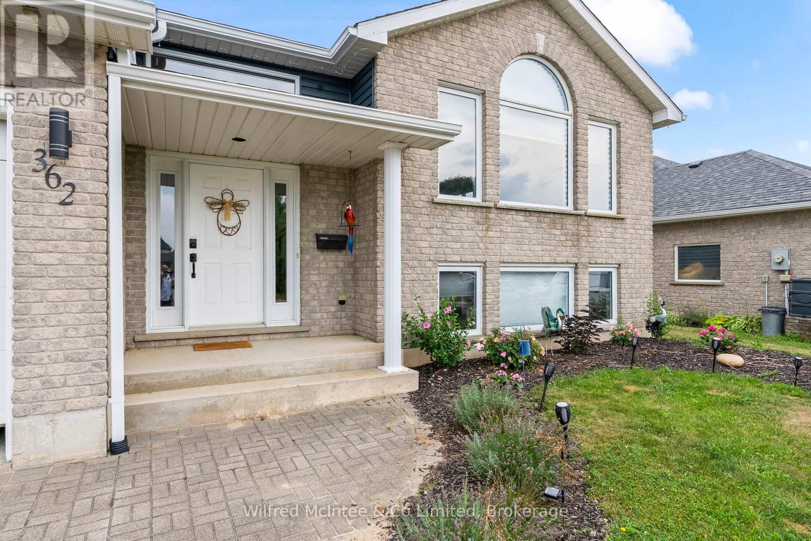 362 Westwood Drive, Brockton, Ontario  N0G 2V0 - Photo 8 - X12337052
