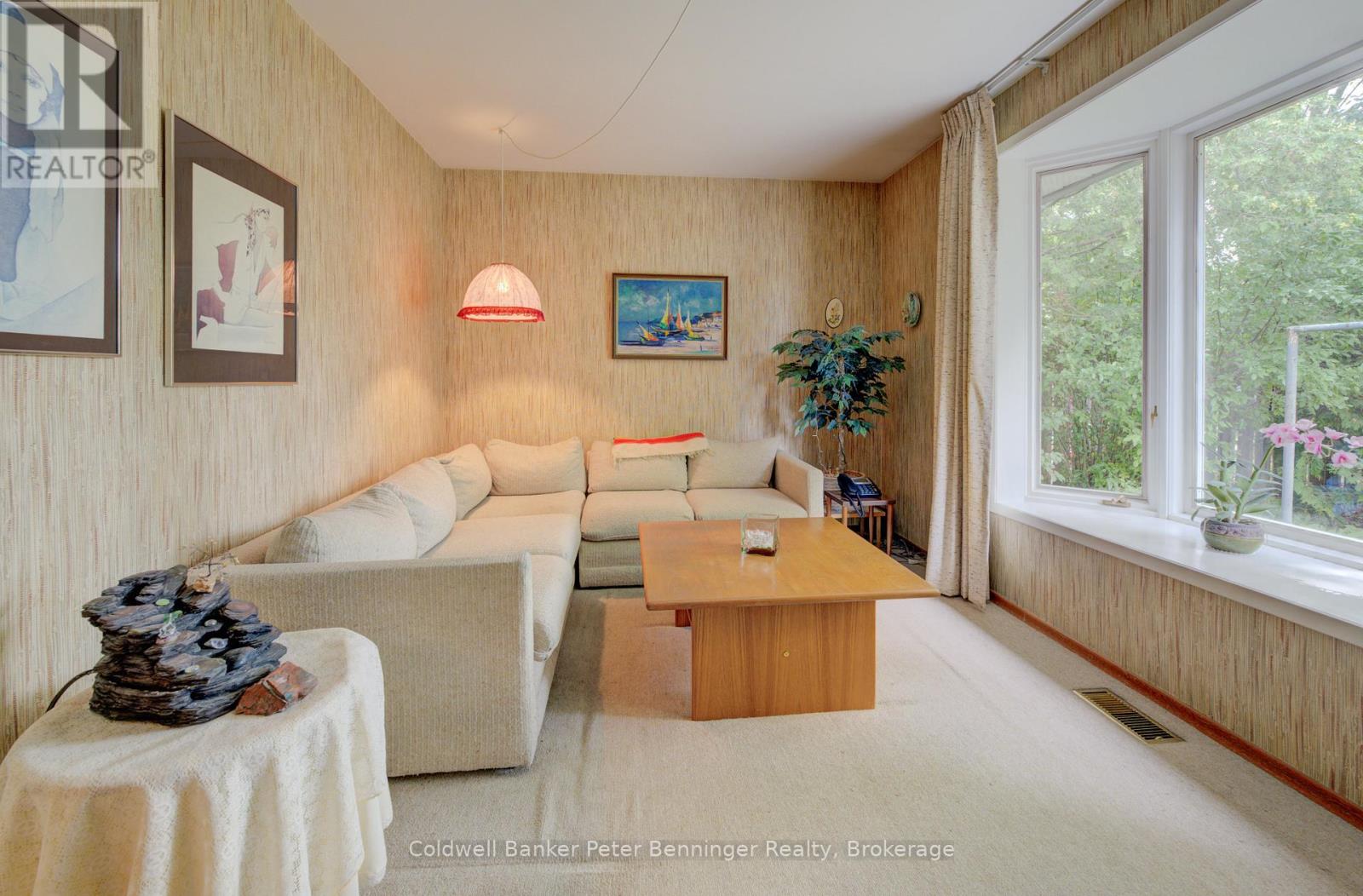 55 Dreger Avenue, Kitchener, Ontario  N2A 2A5 - Photo 11 - X12337163