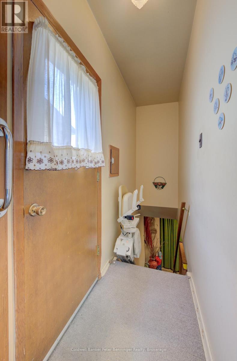 55 Dreger Avenue, Kitchener, Ontario  N2A 2A5 - Photo 21 - X12337163