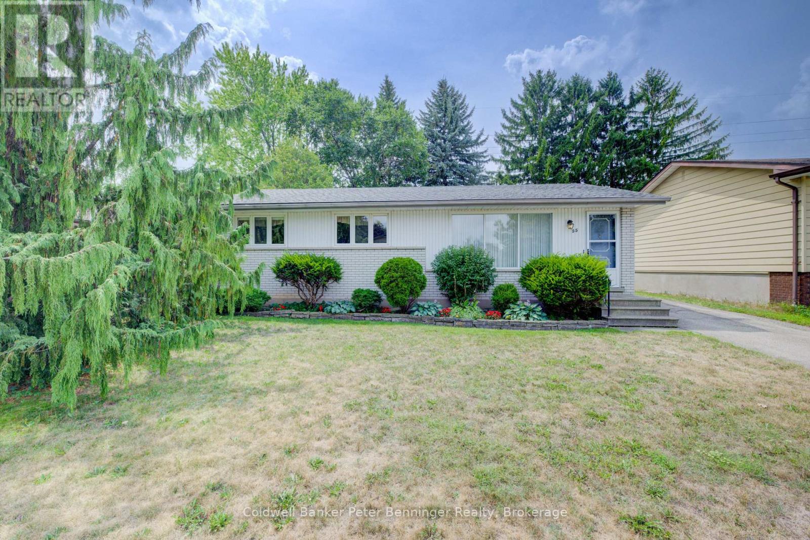 55 Dreger Avenue, Kitchener, Ontario  N2A 2A5 - Photo 3 - X12337163