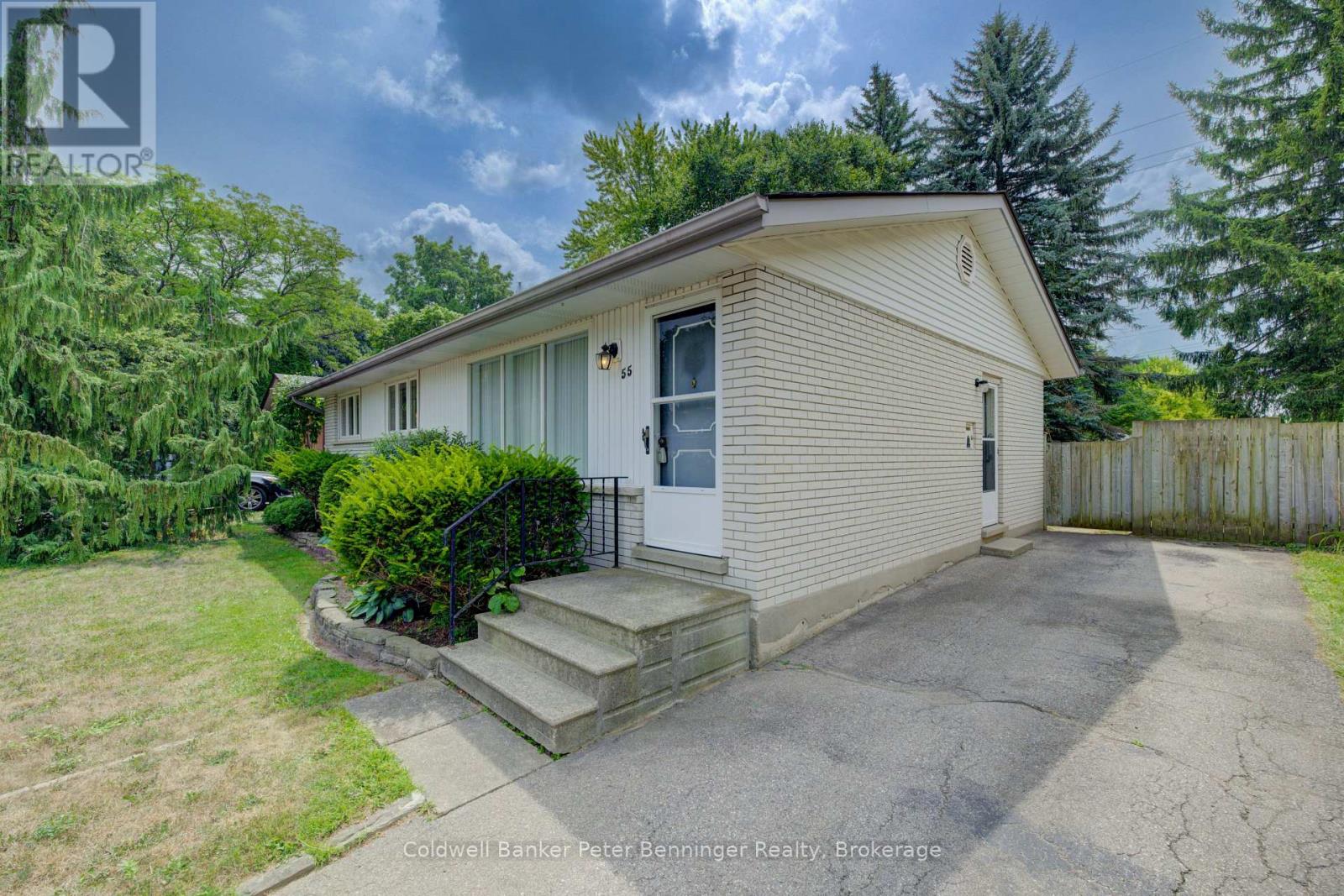 55 Dreger Avenue, Kitchener, Ontario  N2A 2A5 - Photo 4 - X12337163