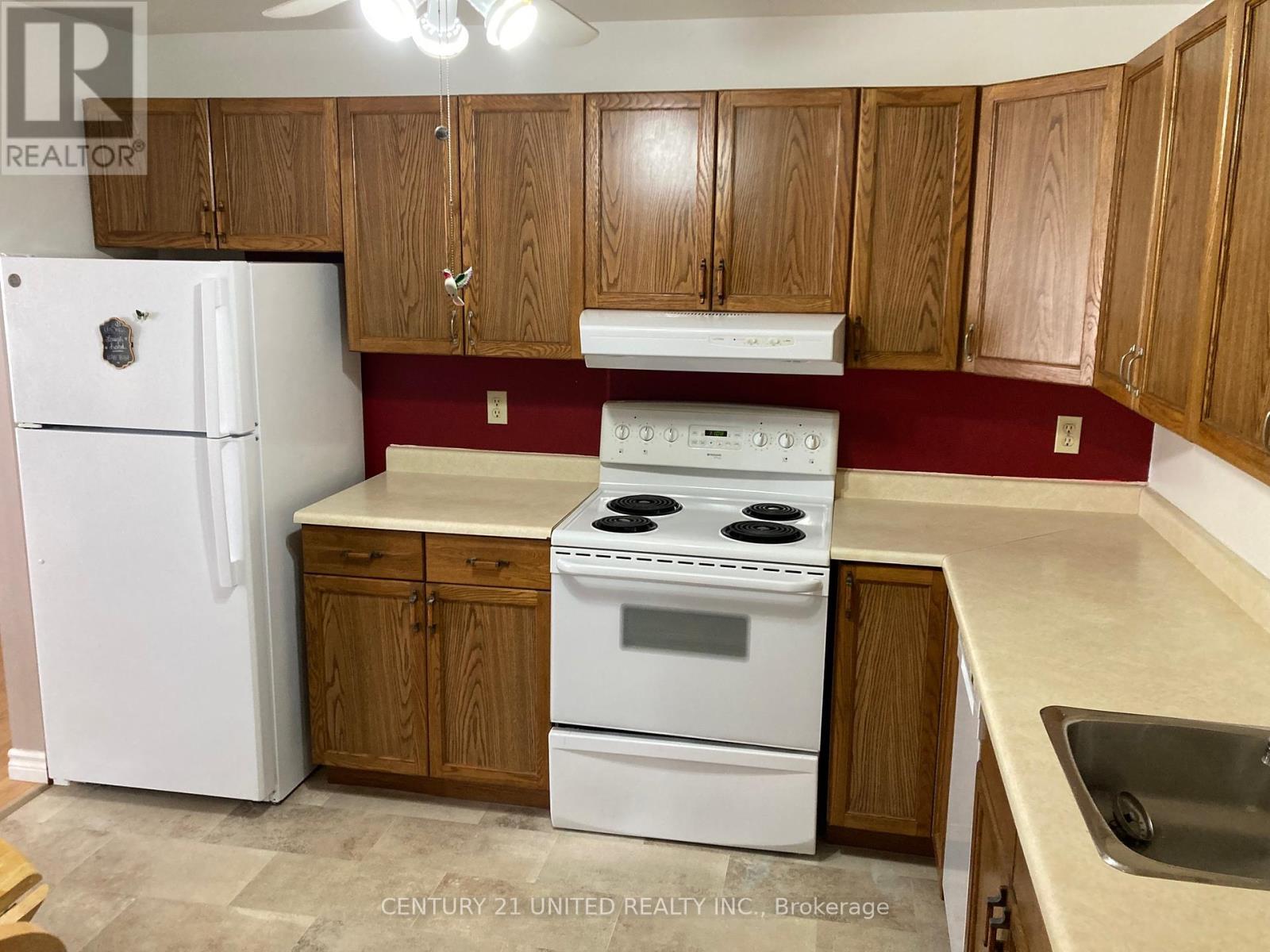 102 - 2418 Mountland Drive, Peterborough West, Ontario  K9K 2E2 - Photo 8 - X12337161