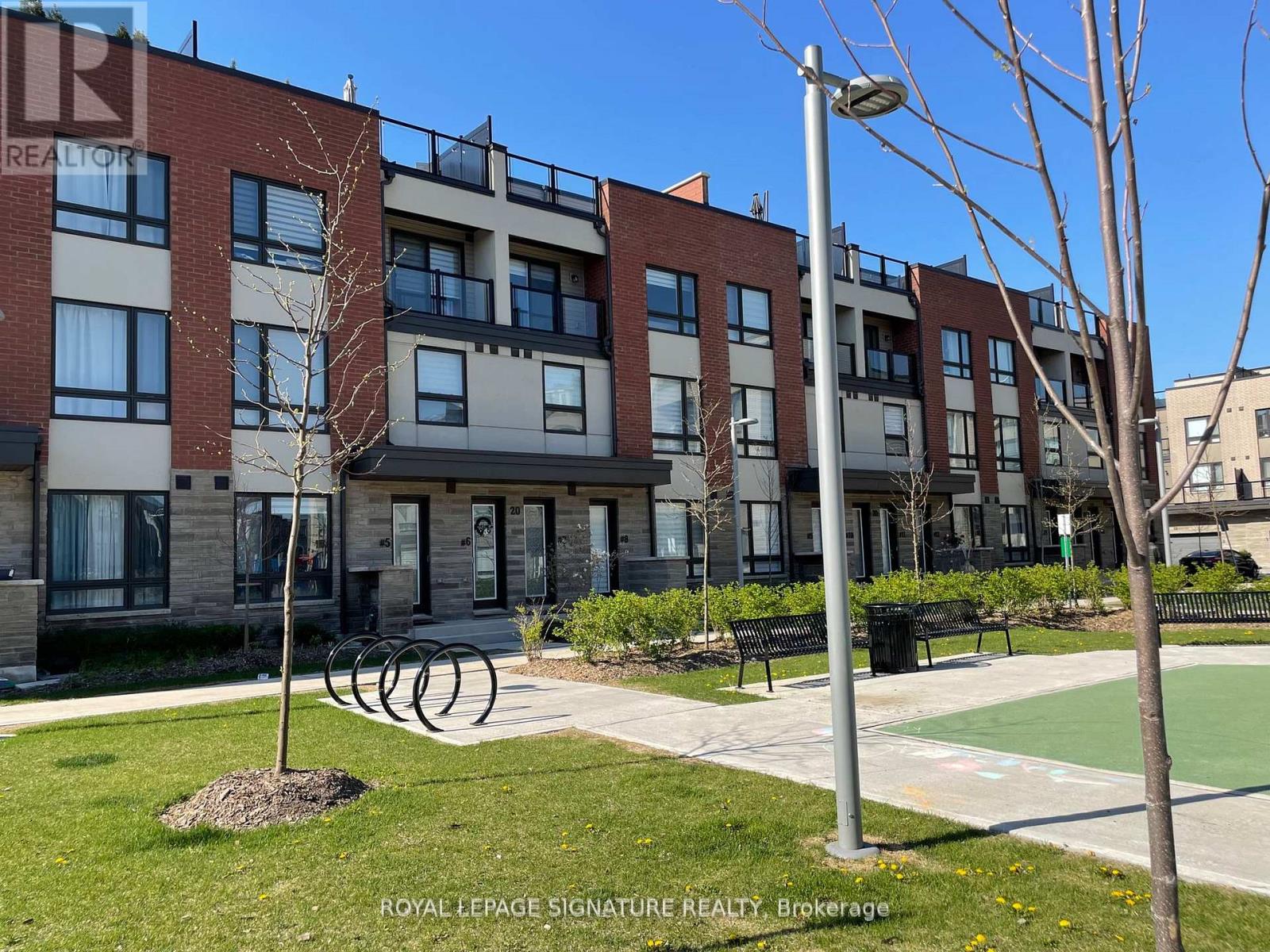 11 - 20 WOODSTREAM DRIVE, Toronto, Ontario