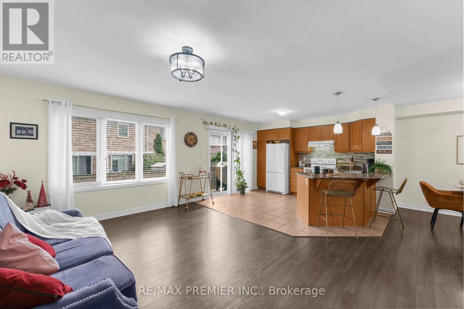 1708 Copeland Circle, Milton, Ontario  L9T 8X8 - Photo 11 - W12337010