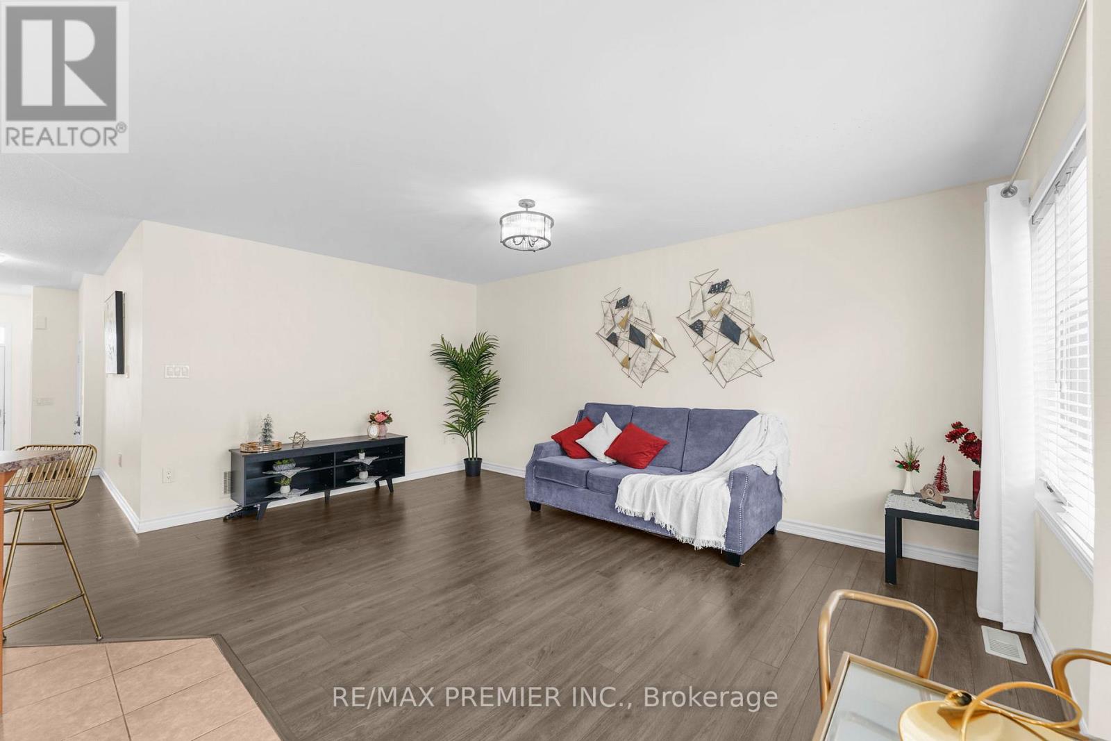 1708 Copeland Circle, Milton, Ontario  L9T 8X8 - Photo 8 - W12337010