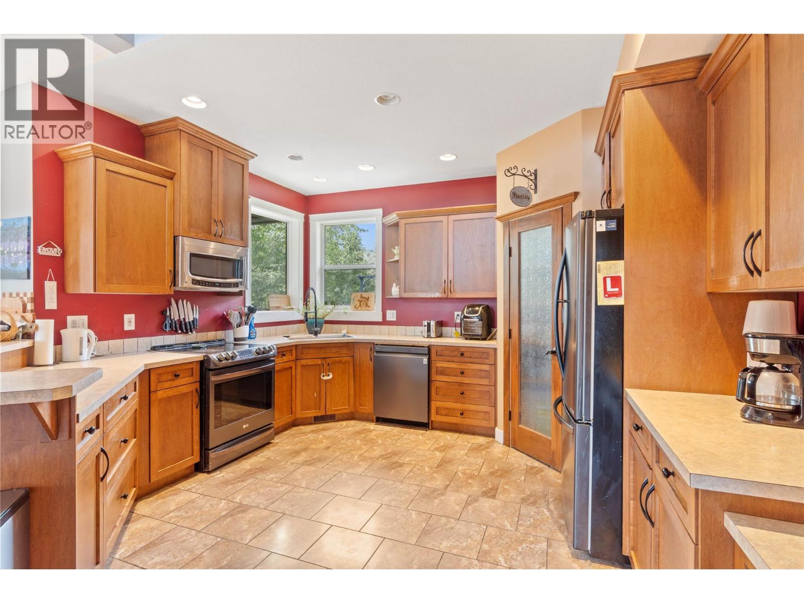Property at 955 Stagecoach Drive image 2