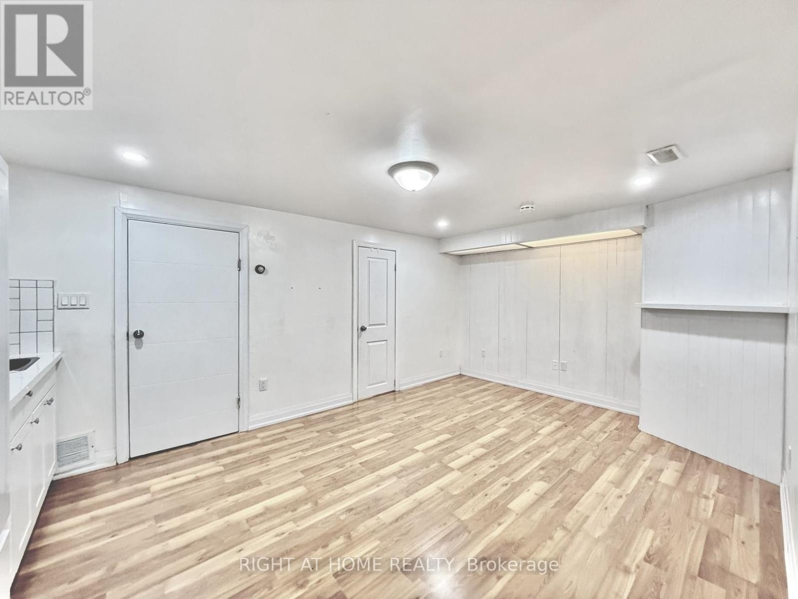 Bsmt 2 - 116 Cherrywood Drive, Newmarket, Ontario  L3Y 2X7 - Photo 4 - N12337098