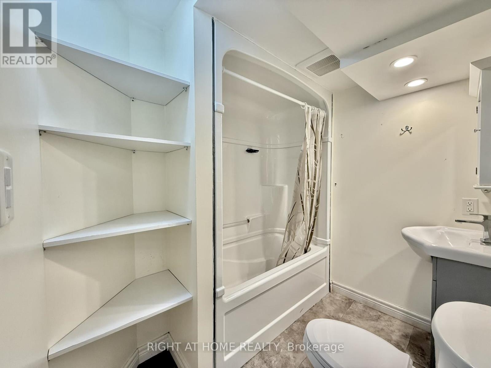 Bsmt 2 - 116 Cherrywood Drive, Newmarket, Ontario  L3Y 2X7 - Photo 8 - N12337098