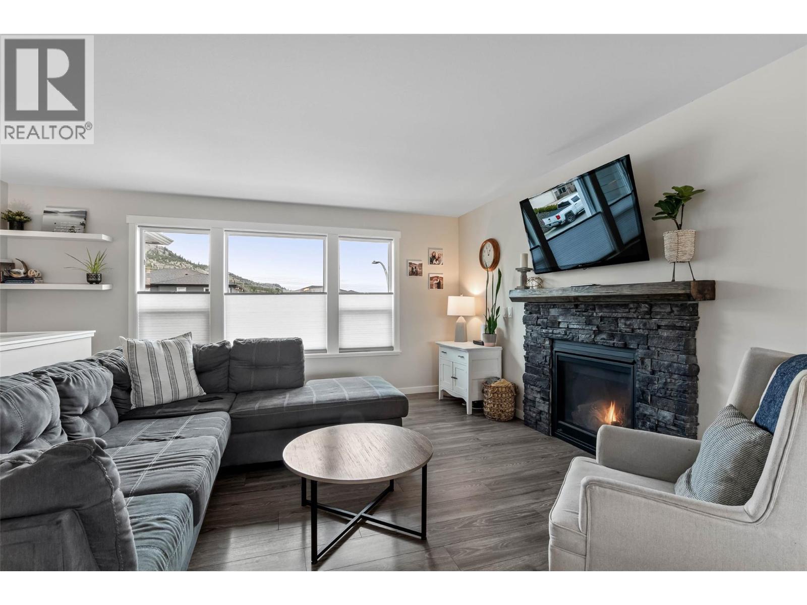 Property at 2270 SADDLEBACK Drive image 3