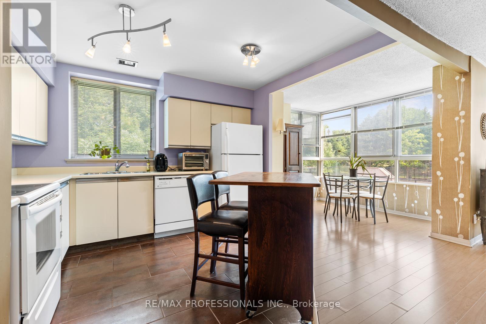 114 - 1485 Lakeshore Road E, Mississauga (Lakeview), Ontario  L5E 3G2 - Photo 6 - W12337177