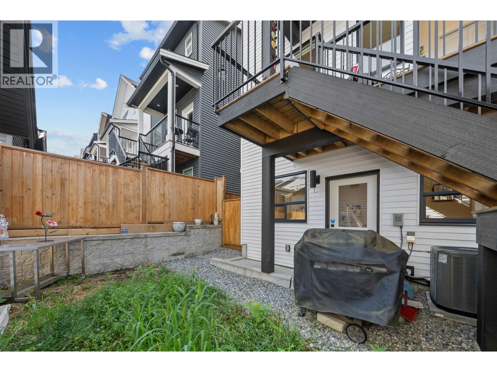 25065 112th Avenue, Maple Ridge, British Columbia  V2W 1Z6 - Photo 3 - R3035572
