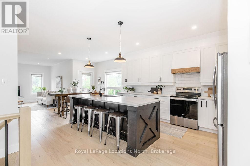 Property at 48 MEADOWLARK BOULEVARD image 4