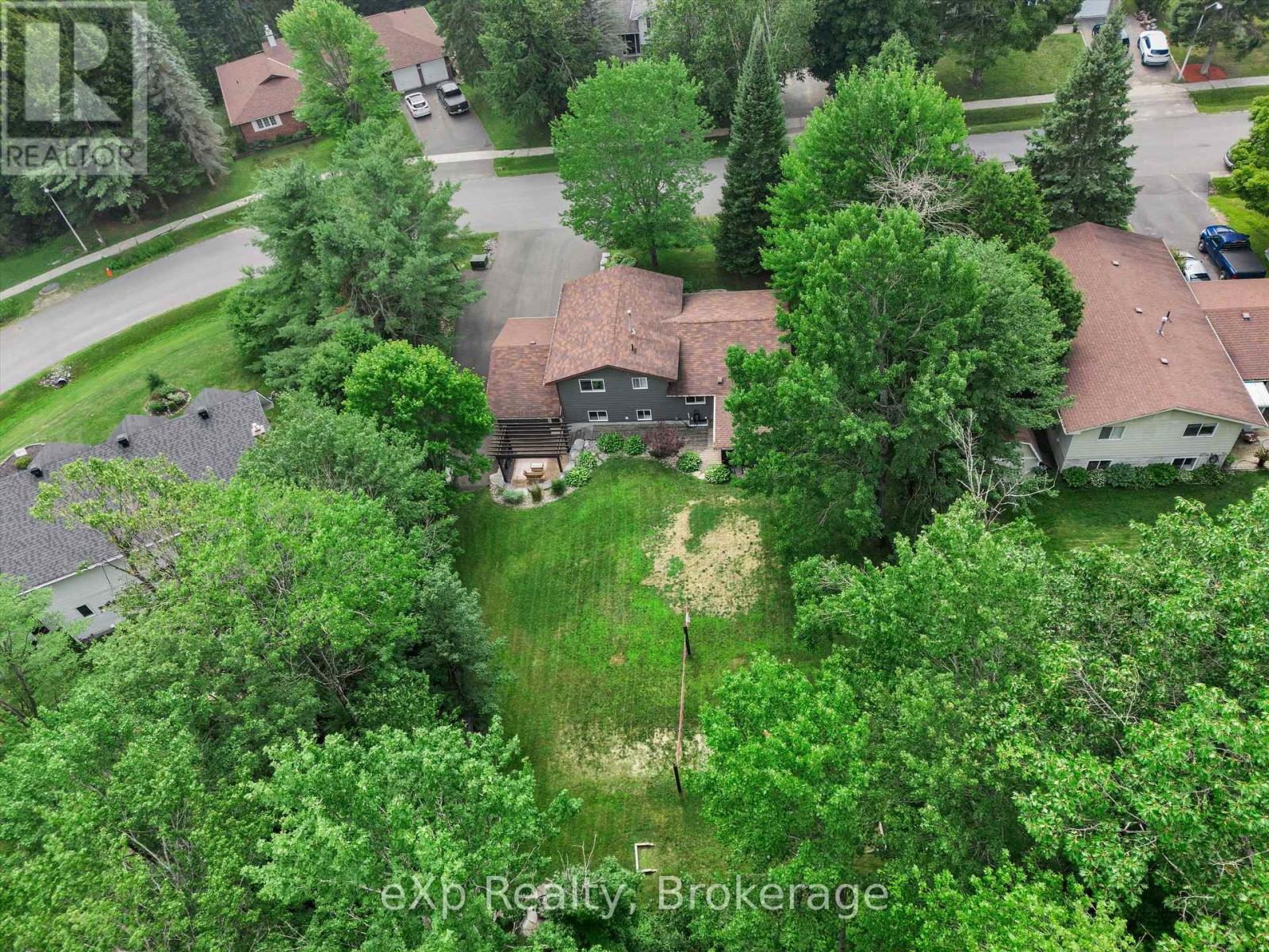 Property at 104 MEADOW HEIGHTS DRIVE image 2