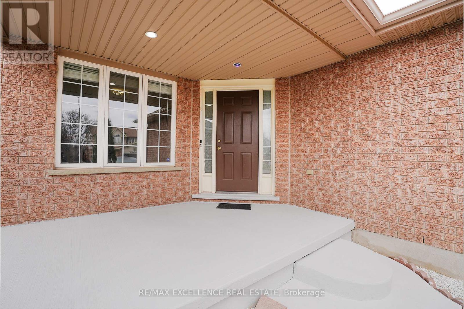 Property at 76 COUNTRY CLUB DRIVE image 3