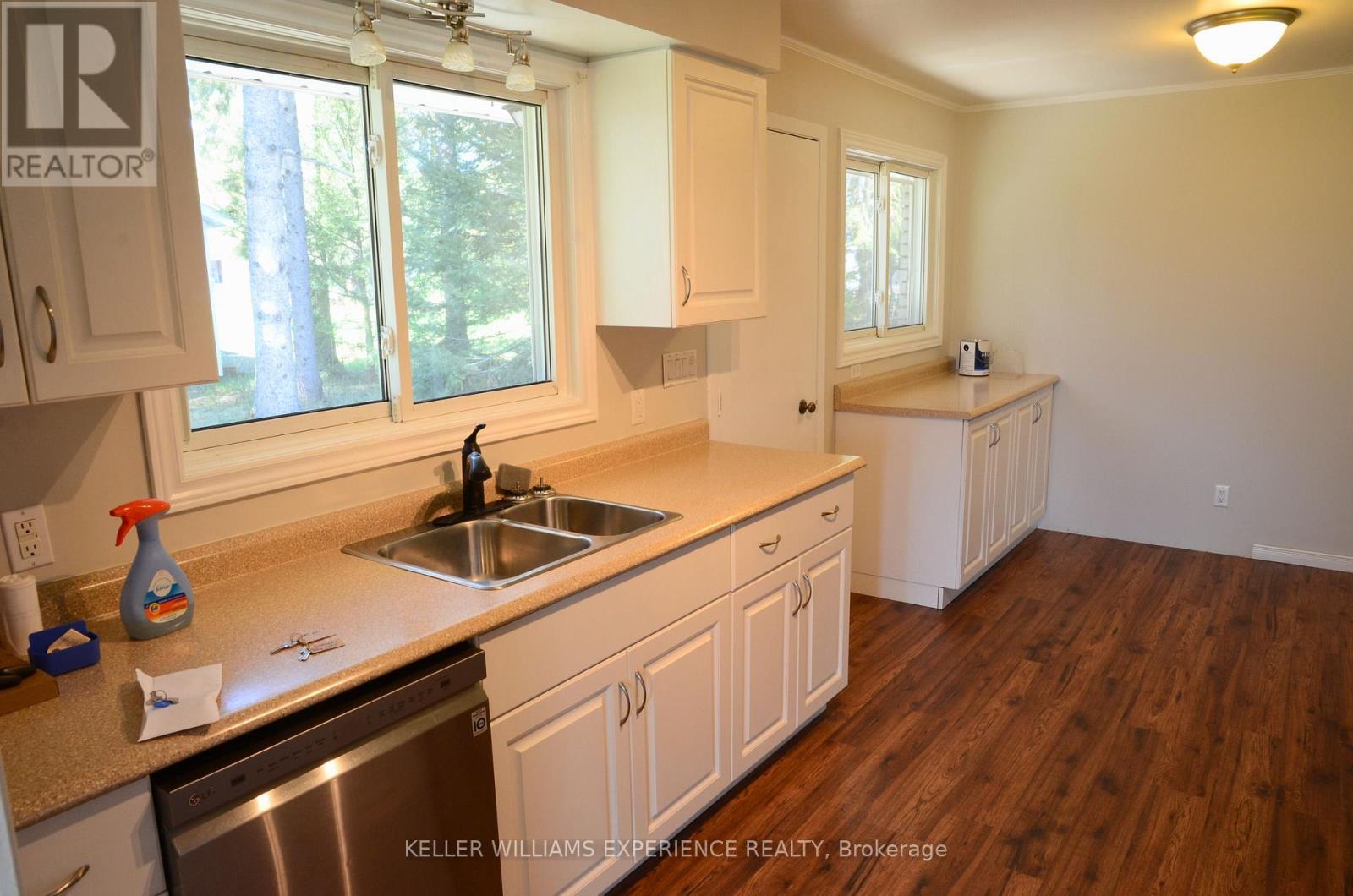 18 Tebby Boulevard, South River, Ontario  P0A 1X0 - Photo 6 - X12337062