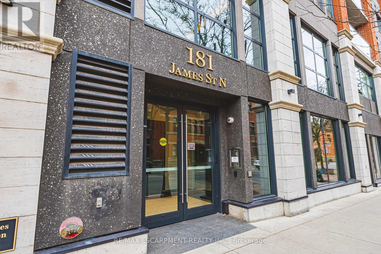 402 - 181 James Street N, Hamilton, Ontario  L8R 2K9 - Photo 3 - X12337109