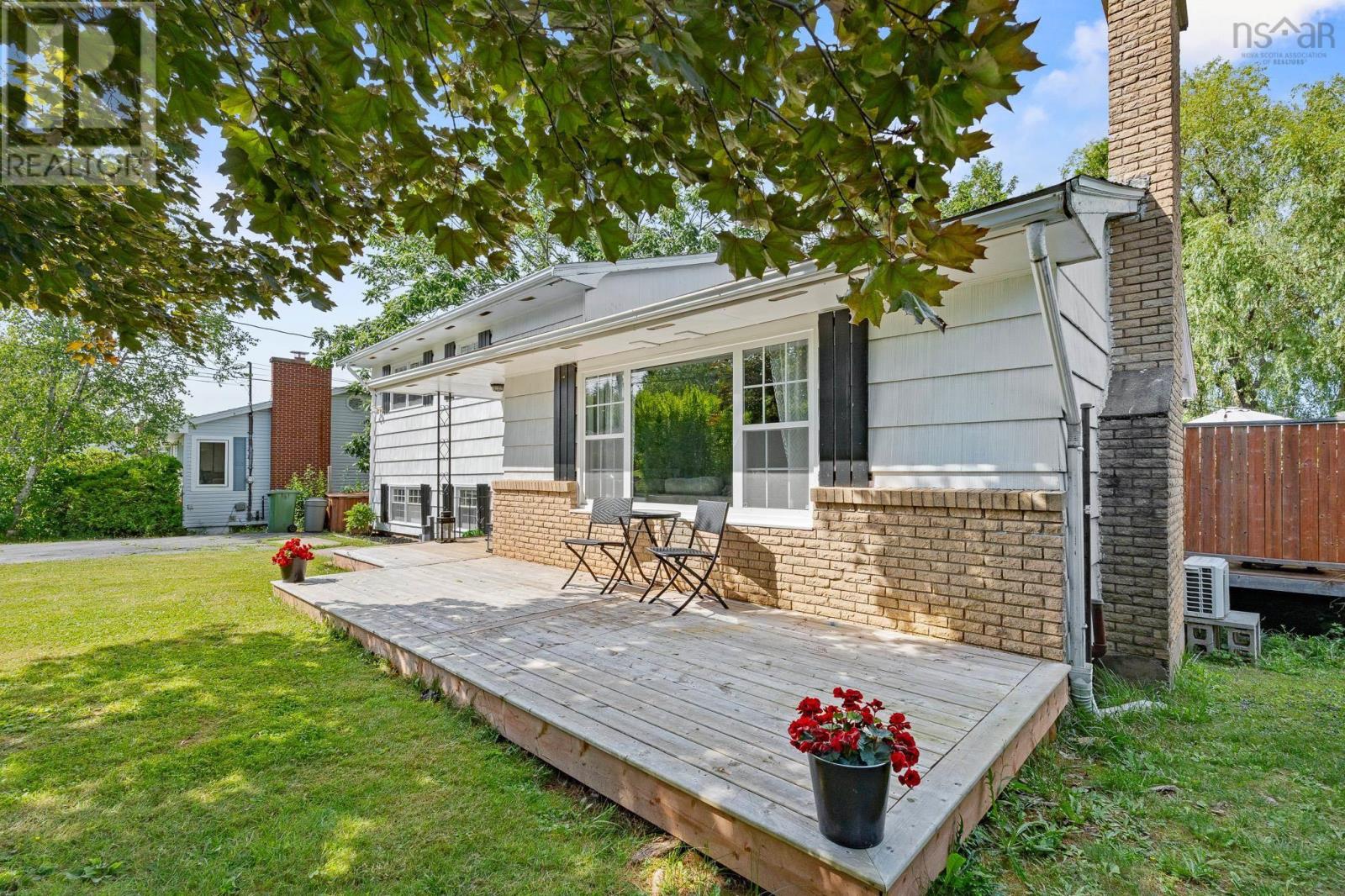 19 Ridge Avenue, Lower Sackville, Nova Scotia  B4C 2L5 - Photo 2 - 202517645