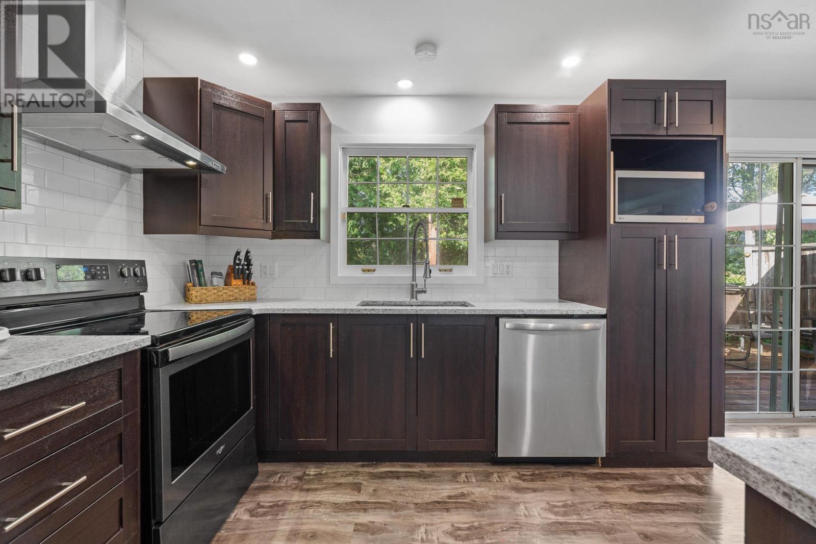 19 Ridge Avenue, Lower Sackville, Nova Scotia  B4C 2L5 - Photo 8 - 202517645