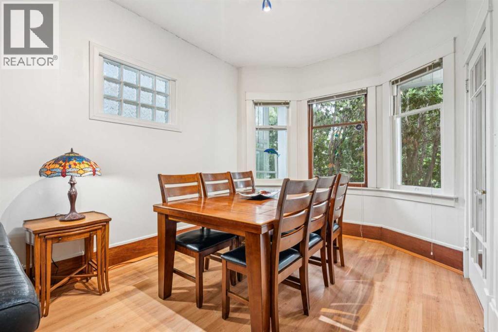 Property at 2025 26A Street SW image 4