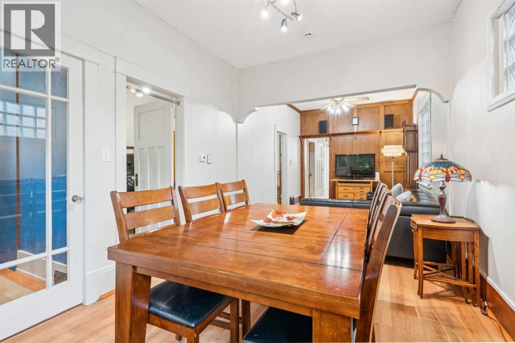 Property at 2025 26A Street SW image 2