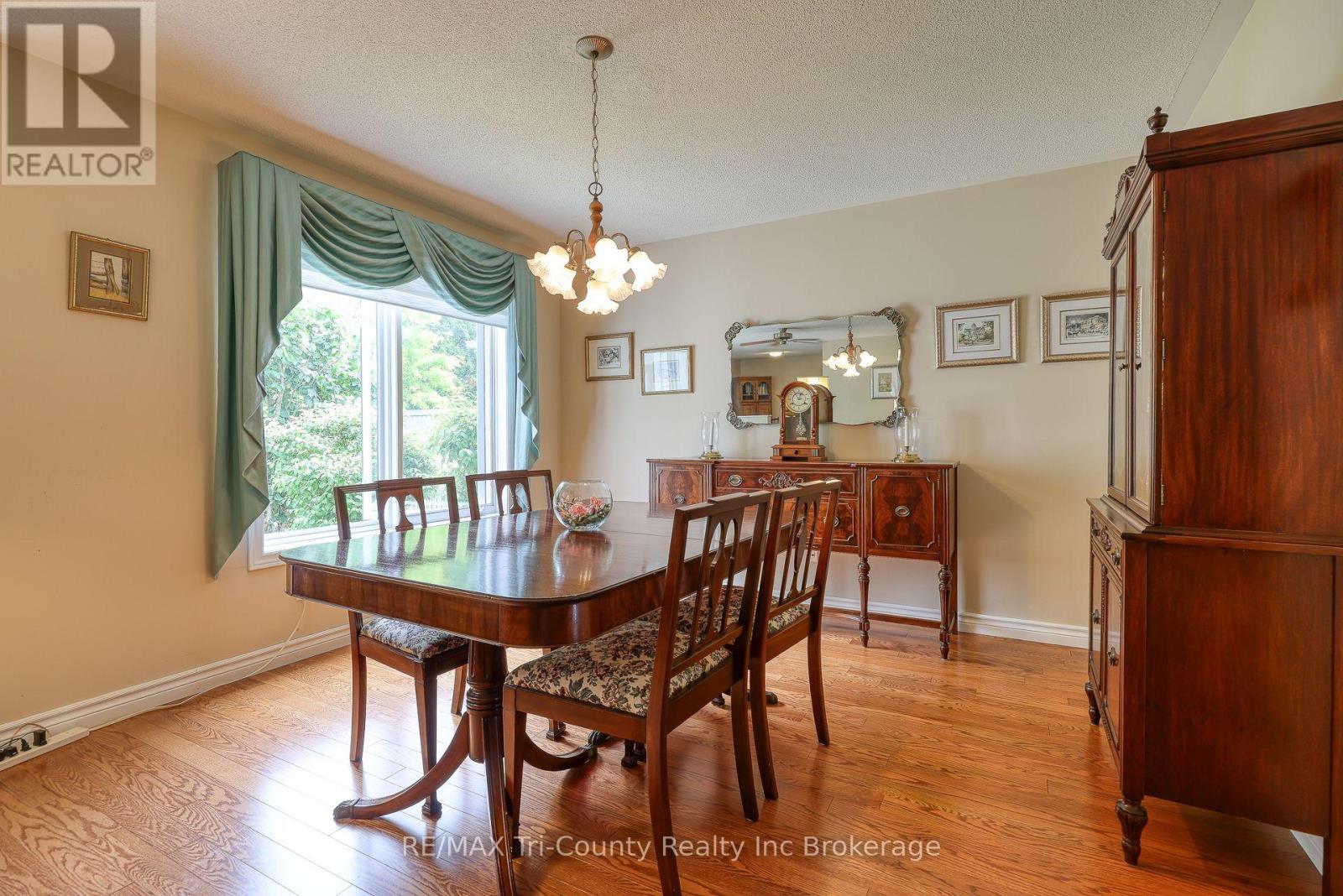 102 Wilson Avenue, Tillsonburg, Ontario  N4G 5T2 - Photo 14 - X12237885