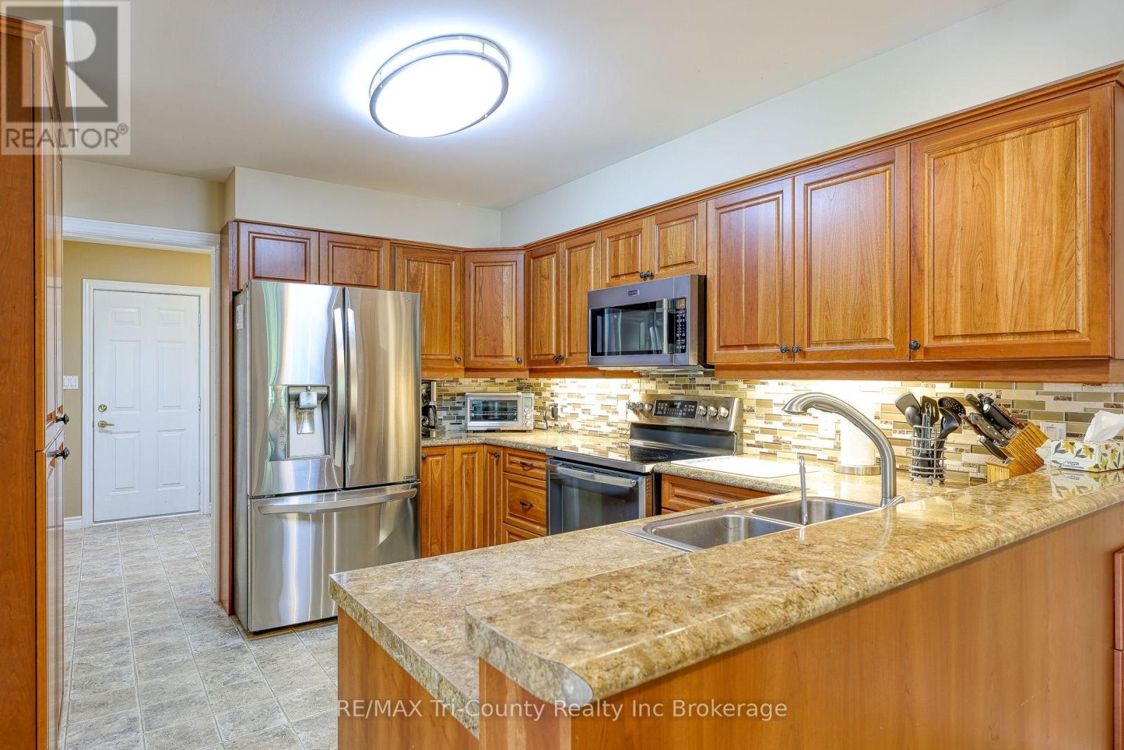 102 Wilson Avenue, Tillsonburg, Ontario  N4G 5T2 - Photo 16 - X12237885