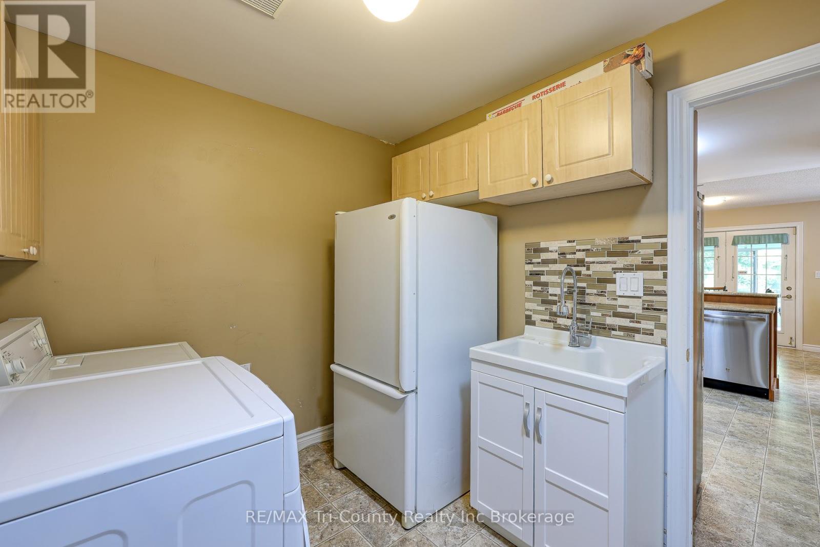 102 Wilson Avenue, Tillsonburg, Ontario  N4G 5T2 - Photo 22 - X12237885