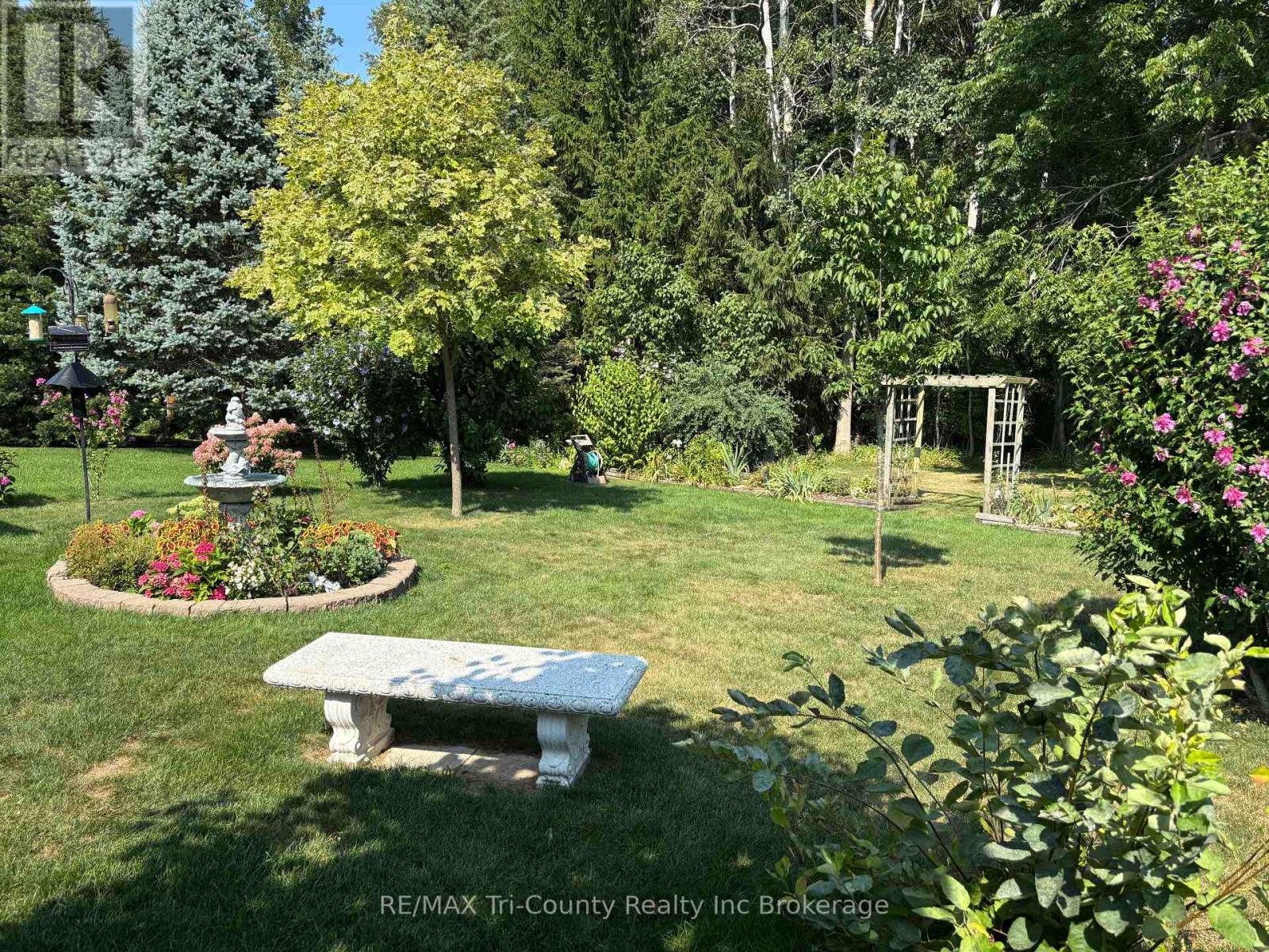102 Wilson Avenue, Tillsonburg, Ontario  N4G 5T2 - Photo 3 - X12237885