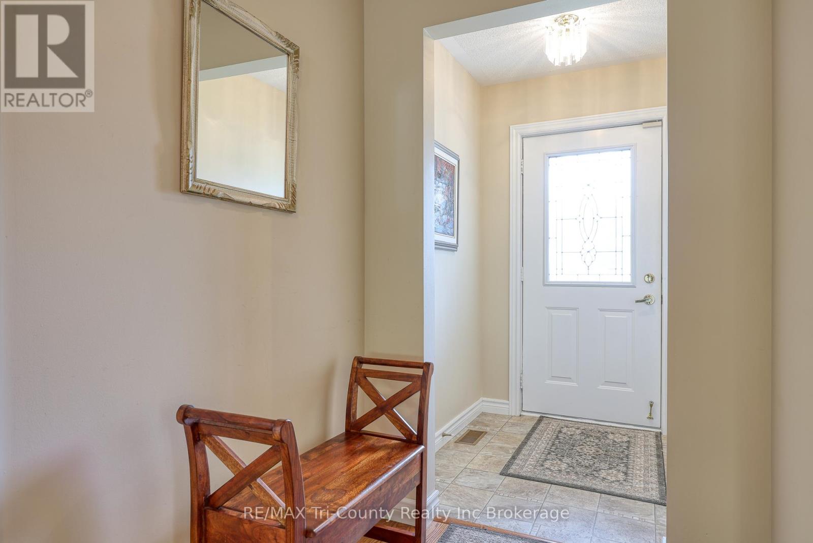 102 Wilson Avenue, Tillsonburg, Ontario  N4G 5T2 - Photo 7 - X12237885