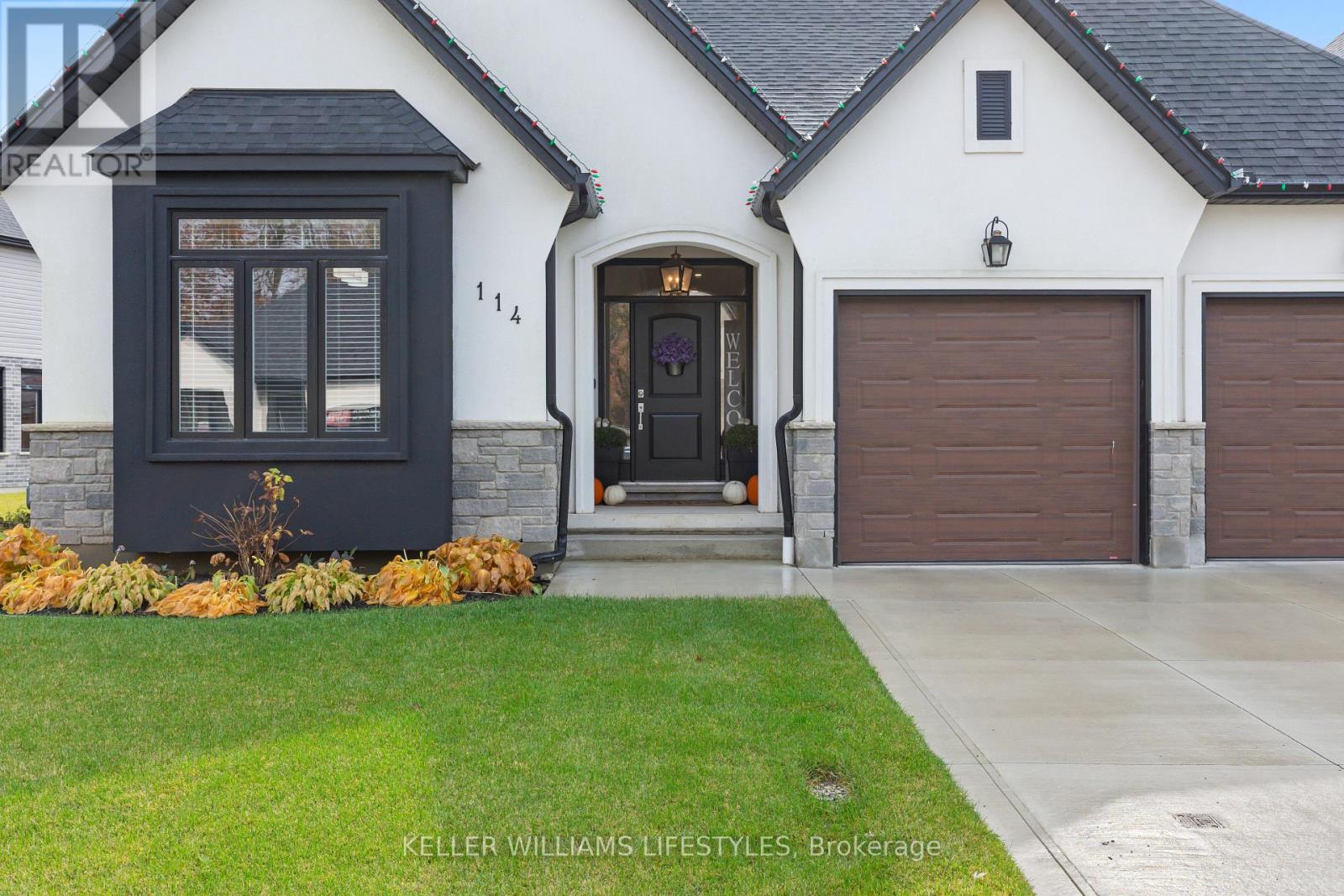 114 Aspen Circle, Thames Centre, Ontario  N0M 2P0 - Photo 2 - X12337306
