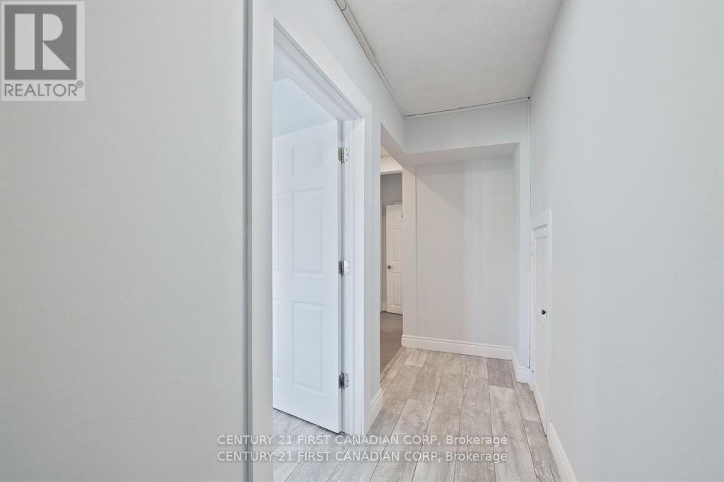 1 - 389 Dufferin Avenue, London East, Ontario  N6B 1Z5 - Photo 7 - X12337395