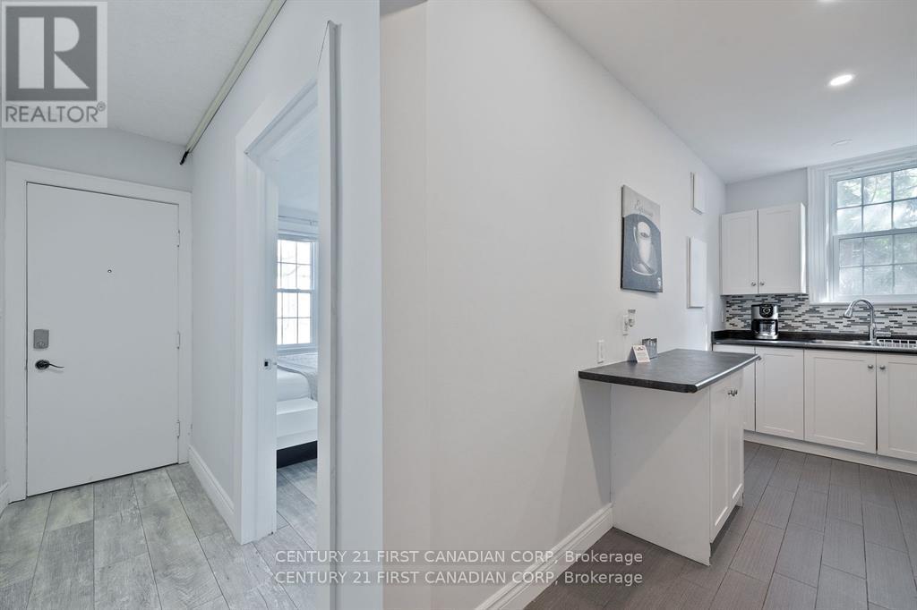 1 - 389 Dufferin Avenue, London East, Ontario  N6B 1Z5 - Photo 8 - X12337395