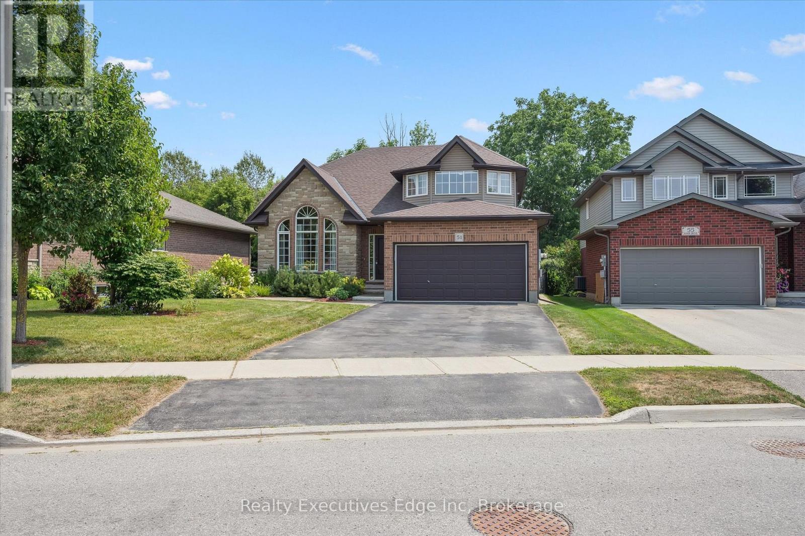 51 Marr Drive, Centre Wellington, Ontario  N0B 1S0 - Photo 3 - X12337289