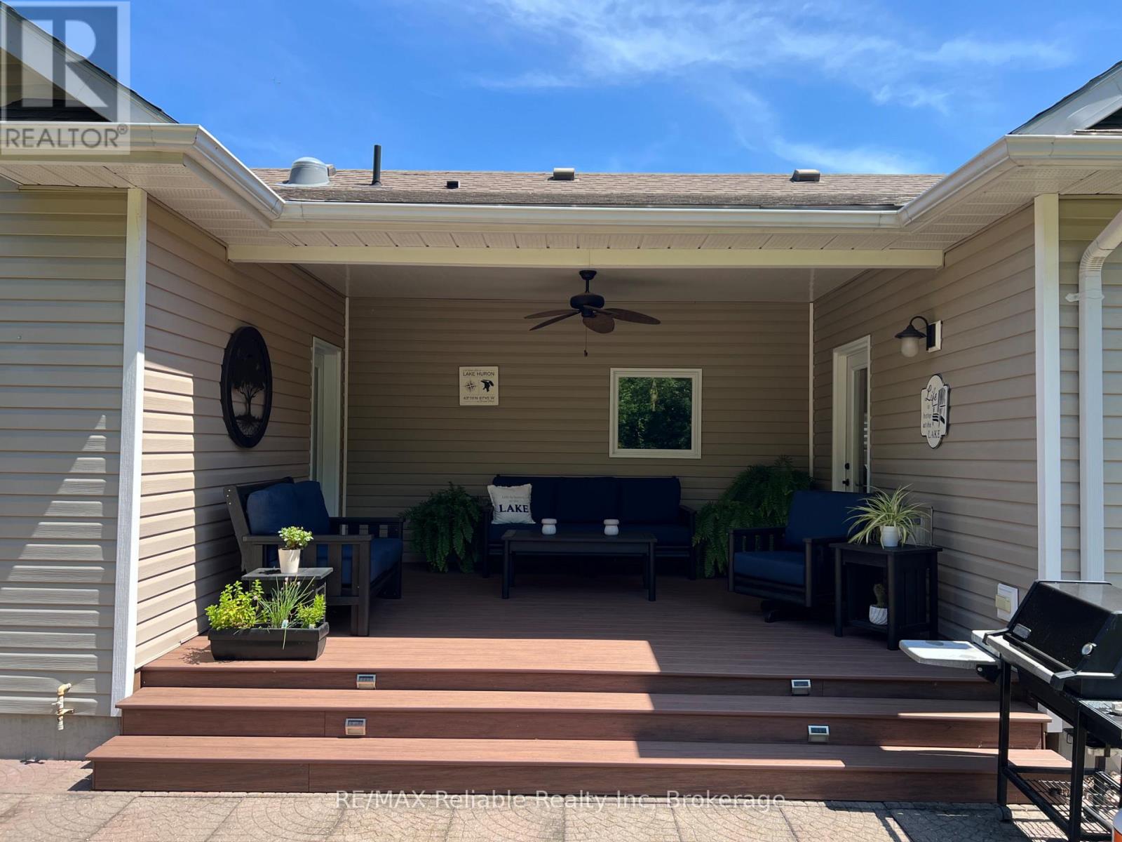 347 Shannon Boulevard, South Huron, Ontario  N0M 1T0 - Photo 12 - X12337365