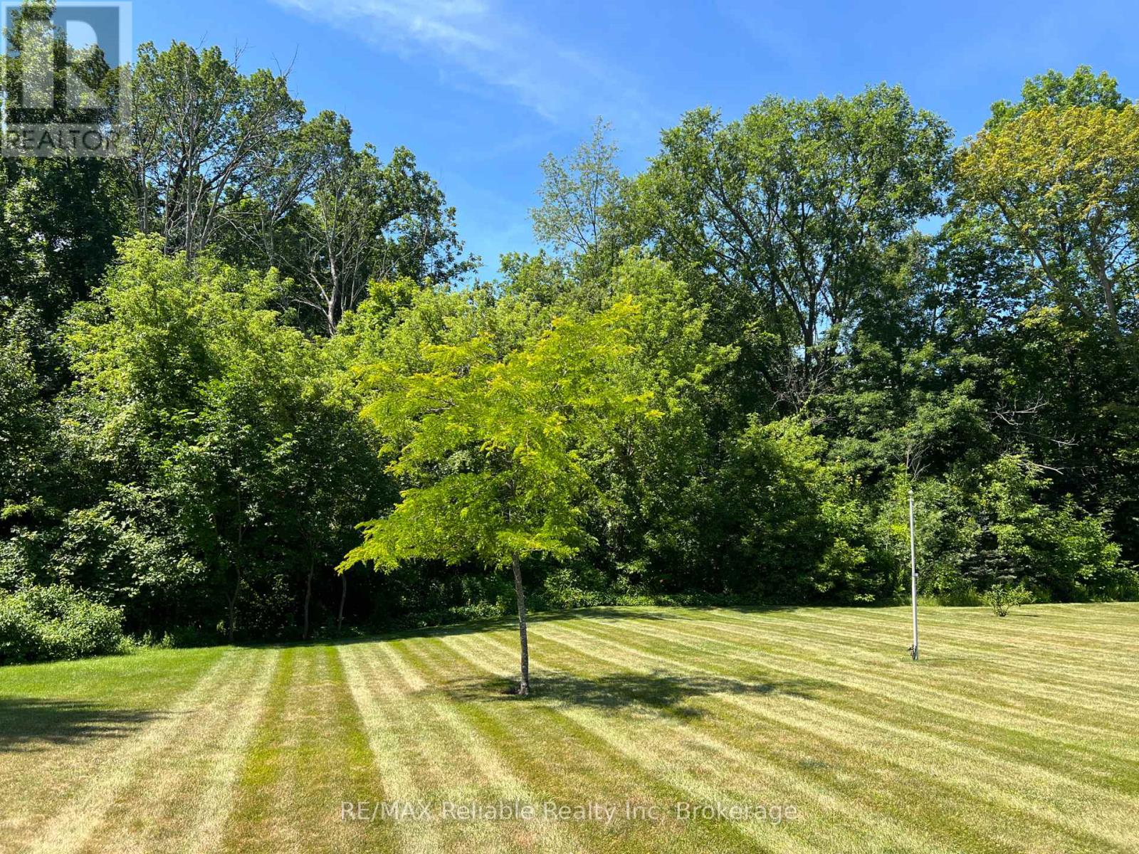 347 Shannon Boulevard, South Huron, Ontario  N0M 1T0 - Photo 14 - X12337365