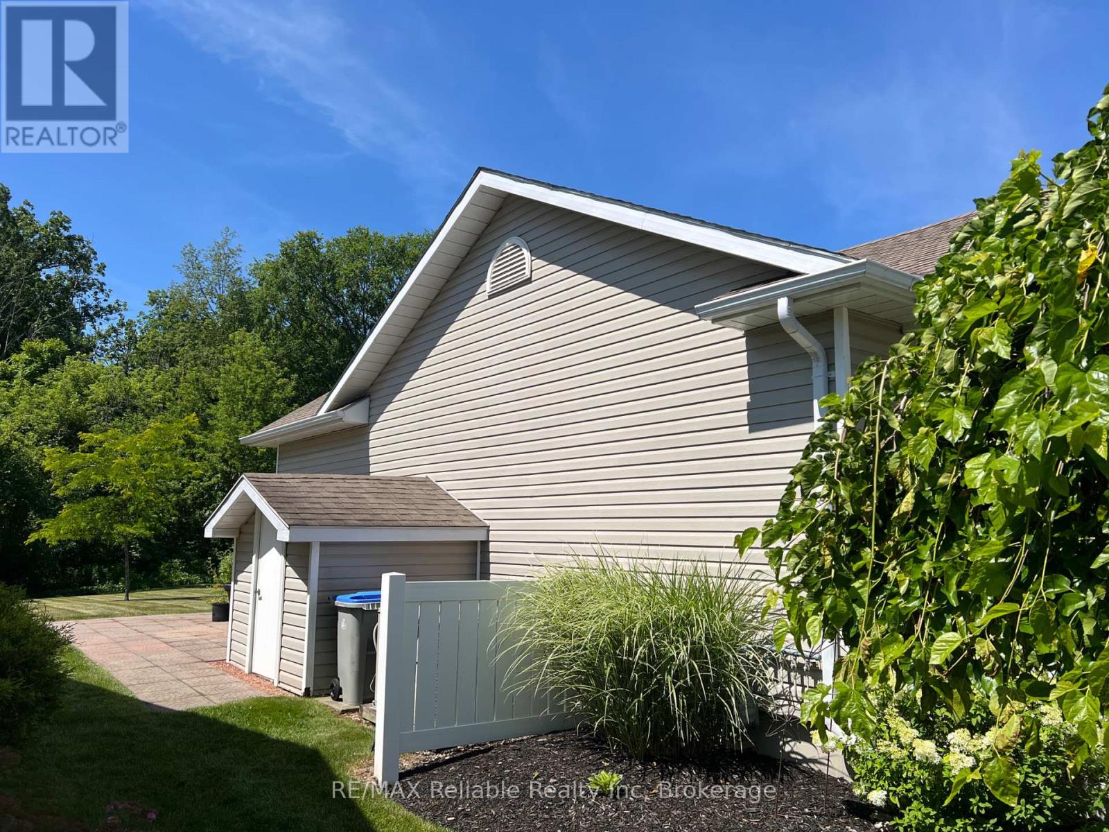 347 Shannon Boulevard, South Huron, Ontario  N0M 1T0 - Photo 17 - X12337365
